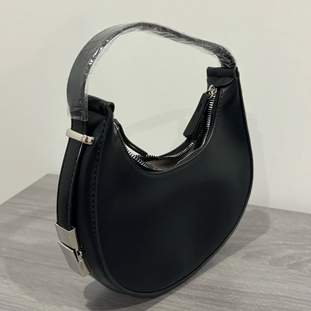 Influencer Inspired Black Faux Leather Zip Closure Handbag